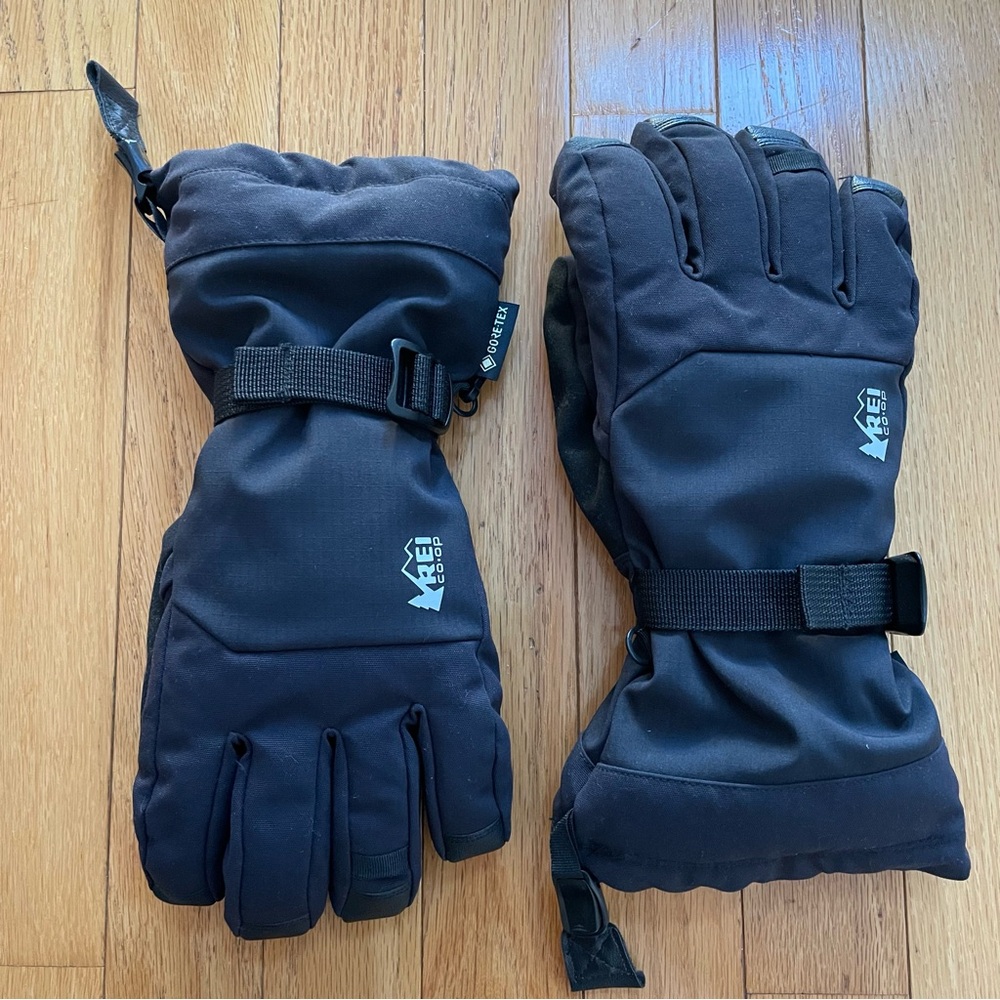 REI Co-op Women’s Gauntlet GTX Gloves 2.0 in Black size Small
